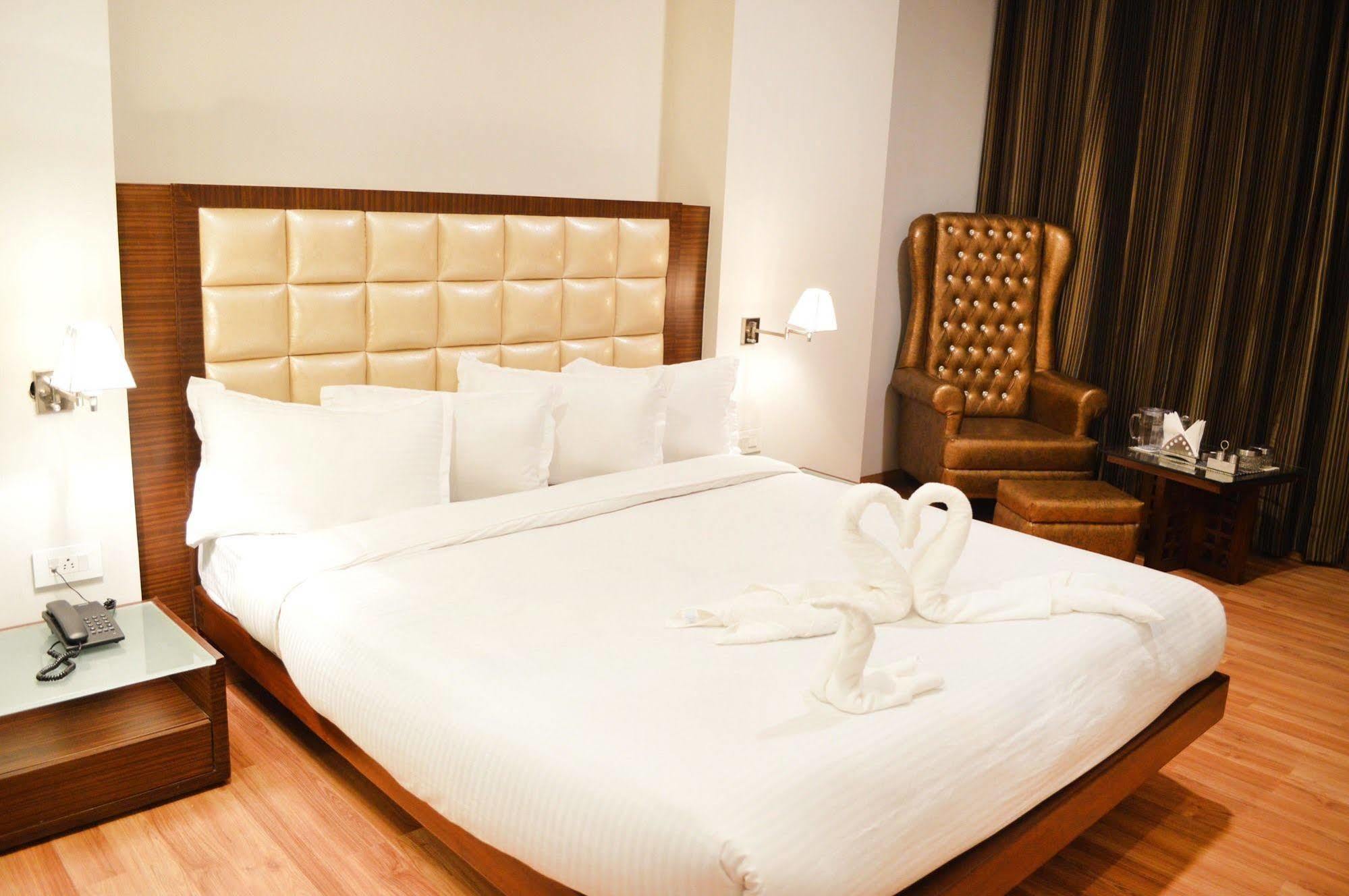 אמריצר Fabhotel Prudent מראה חיצוני תמונה