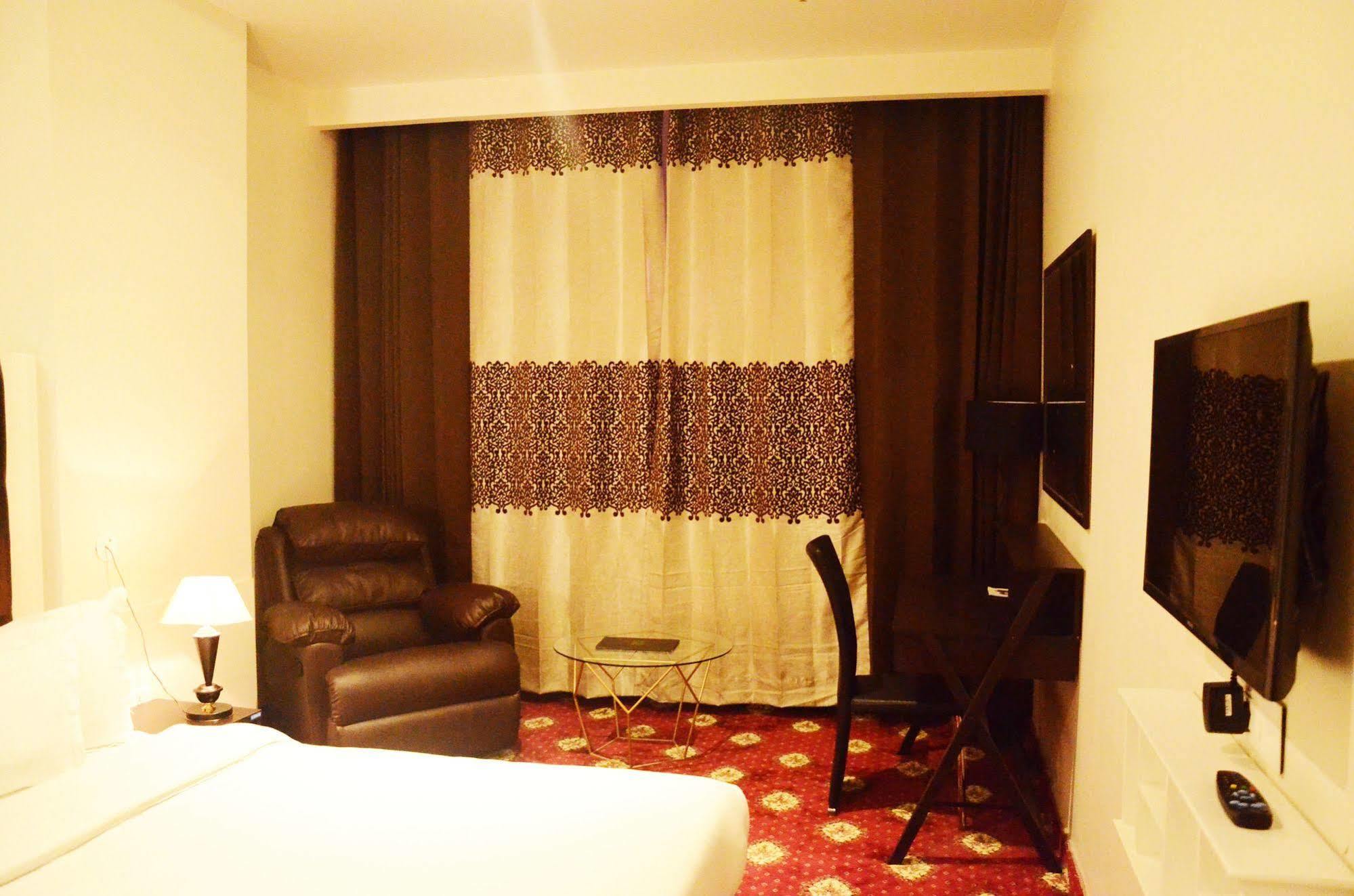 אמריצר Fabhotel Prudent מראה חיצוני תמונה