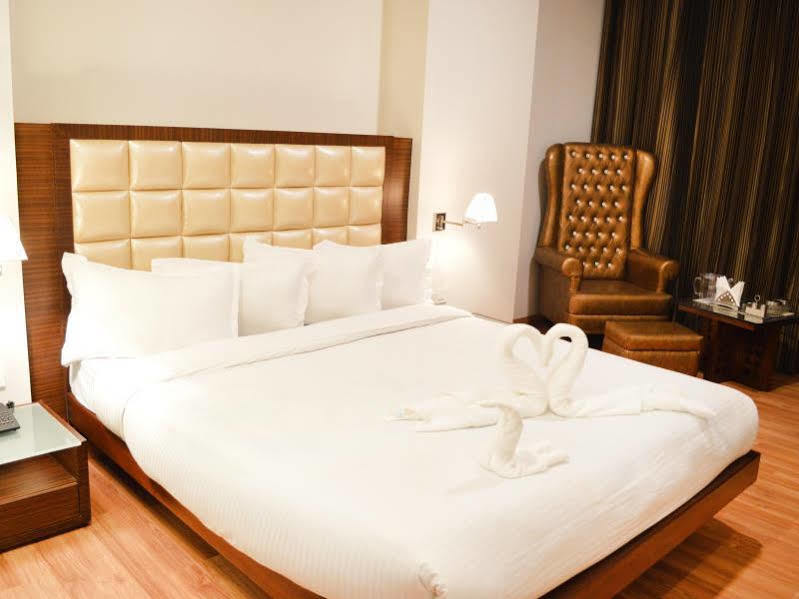 אמריצר Fabhotel Prudent מראה חיצוני תמונה